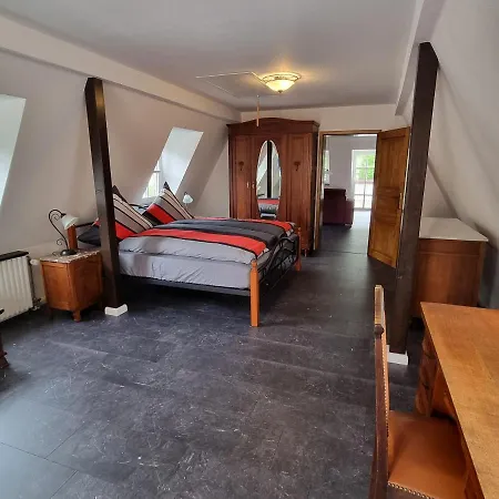 Moselschiefer Neu Ab Mai 2023 아파트 *